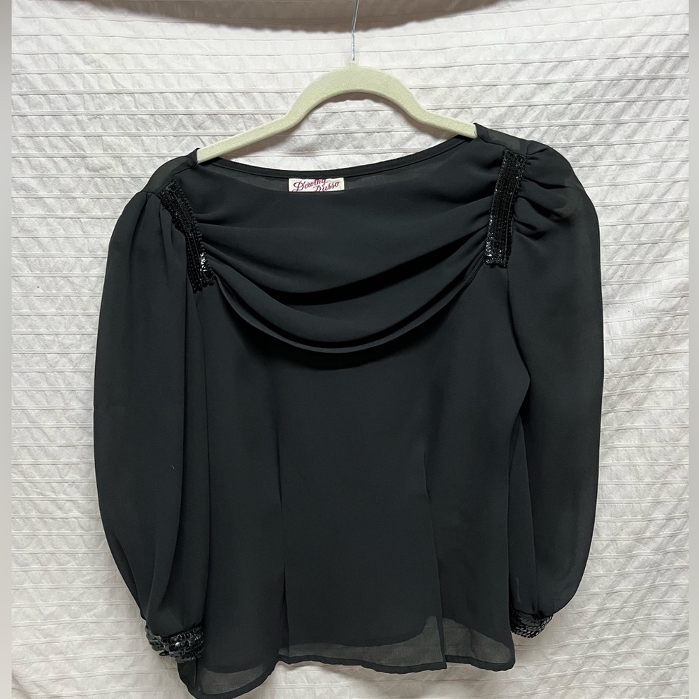 Vintage Dorothy Russo black top, Size medium, Condition like new